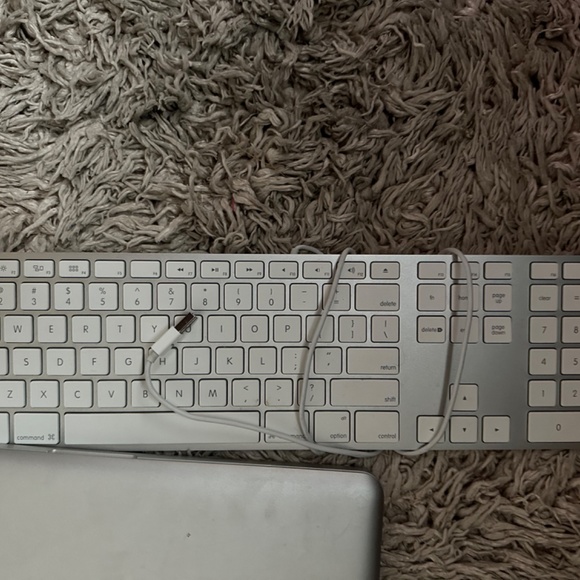 Mac Book Pro - Picture 6 of 6